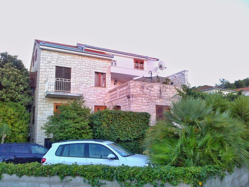 Apartman Mladenka Supetar Exterior photo
