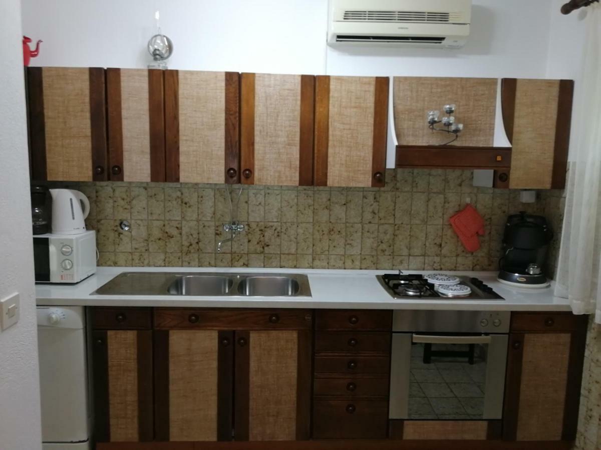 Apartman Mladenka Supetar Exterior photo